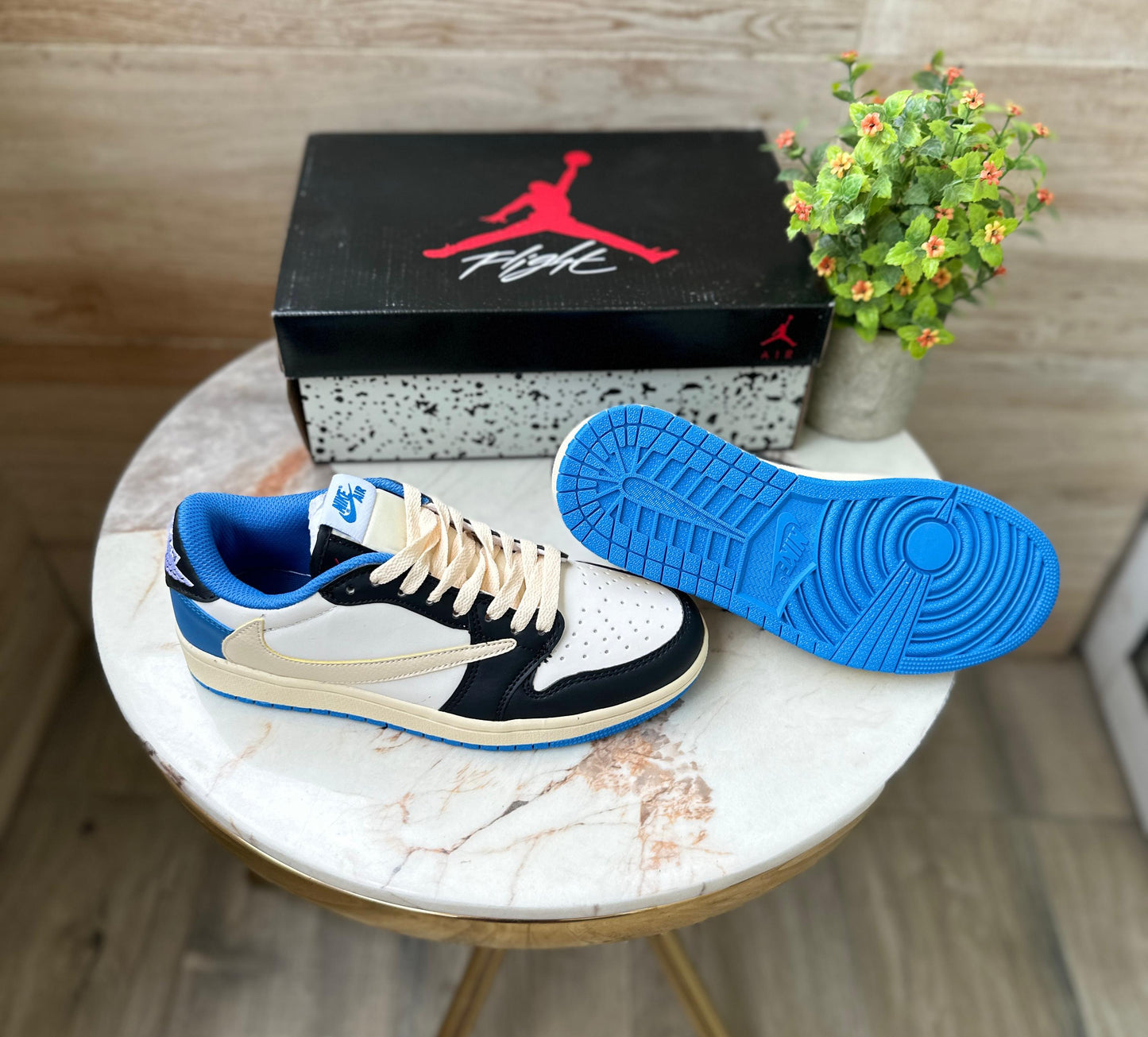 AIR JORDANS RETRO 1 TRAVIS SCOTT FRAGMENT LOW
