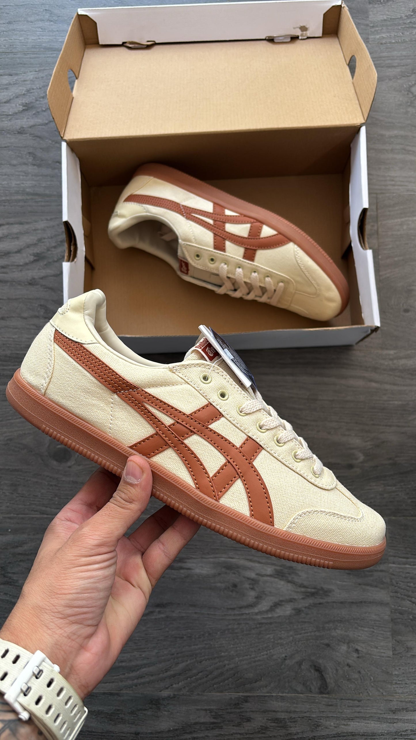 ONITSUKA TIGER TOKUTEN