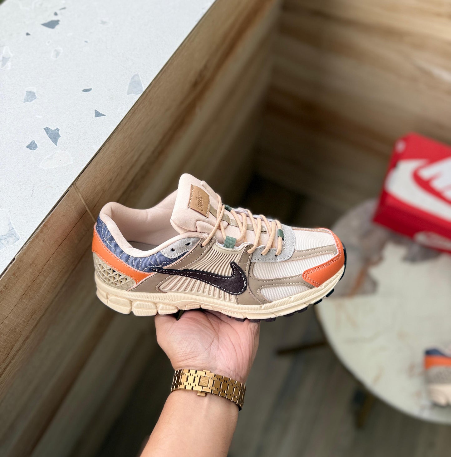 NIKE ZOOM VOMERO SHASHIKO