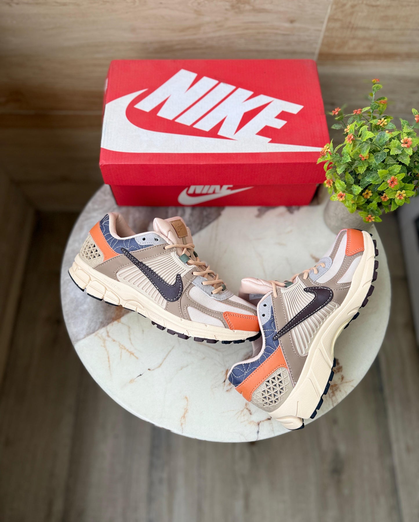 NIKE ZOOM VOMERO SHASHIKO