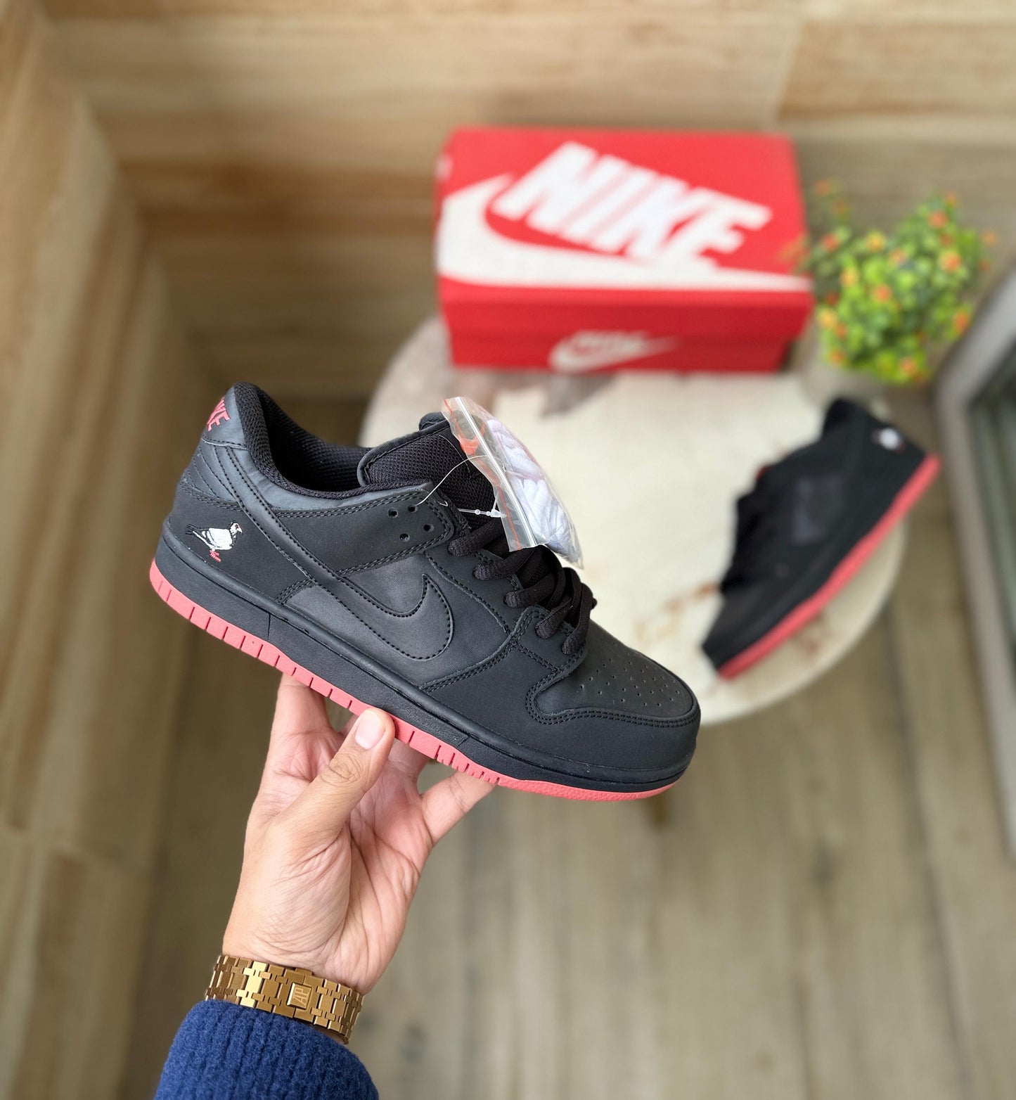 NIKE SB DUNK NYC PIGEON BLACK