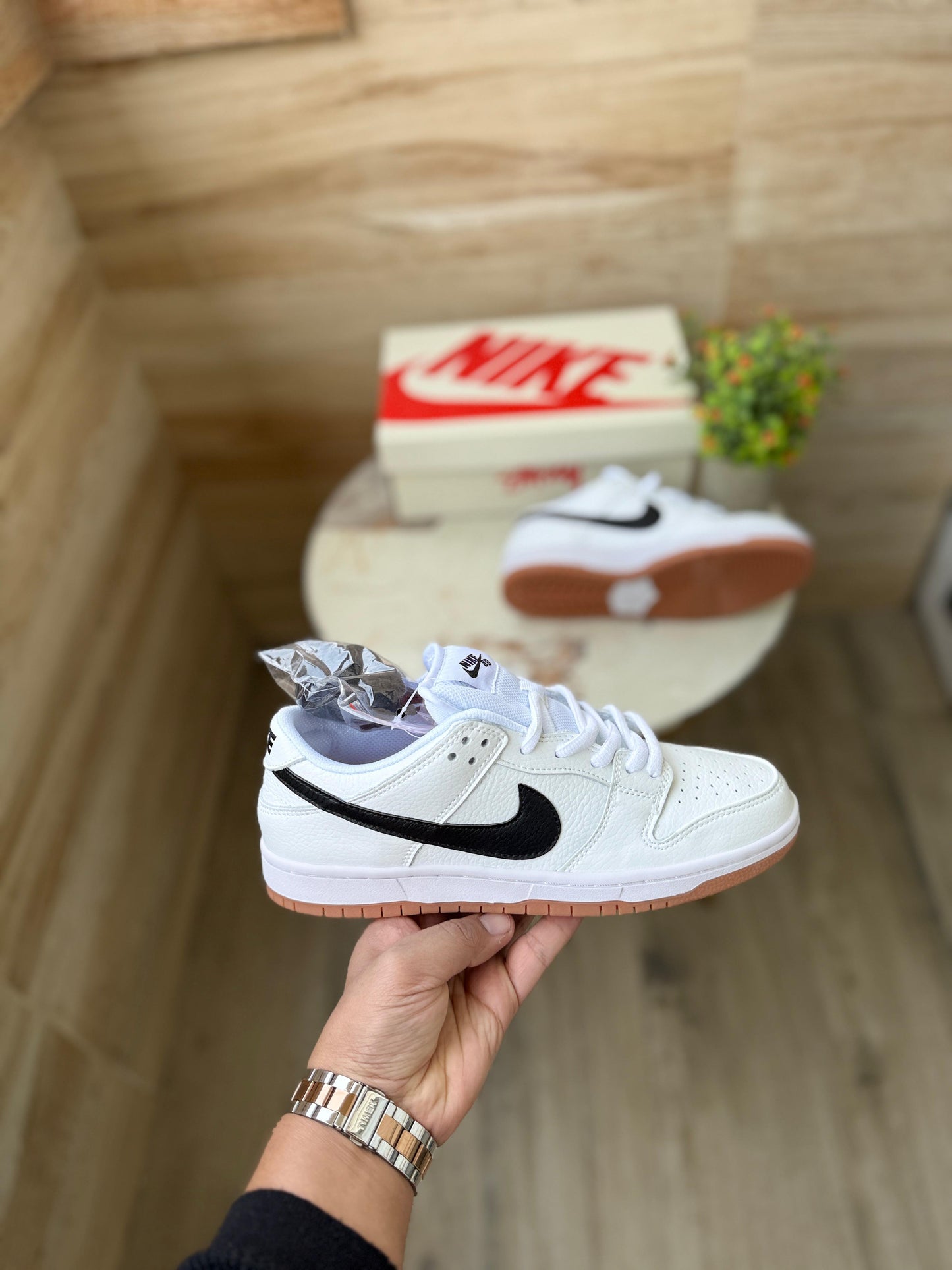 NIKE SB DUNK LOW WHITE GUM