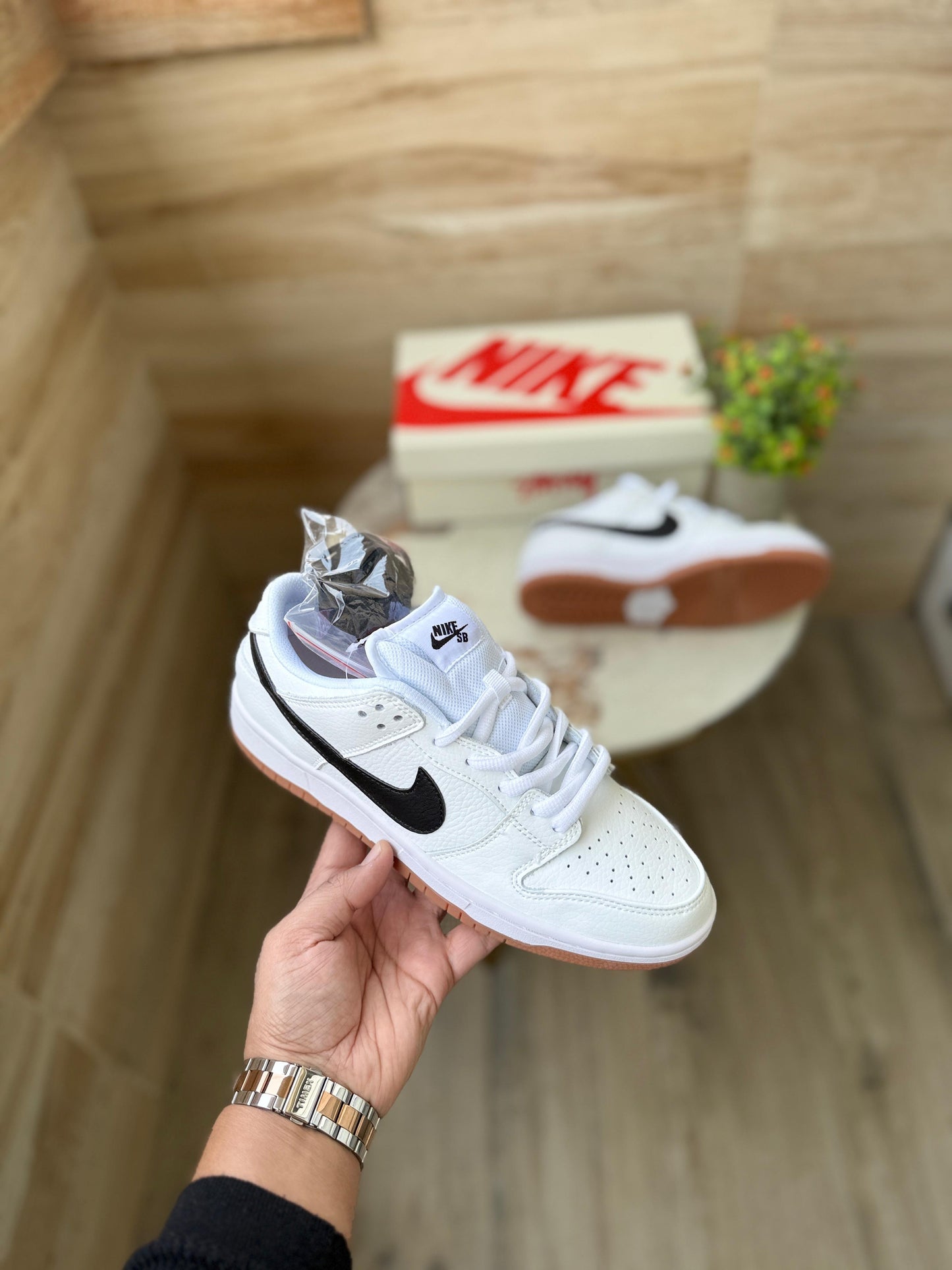 NIKE SB DUNK LOW WHITE GUM