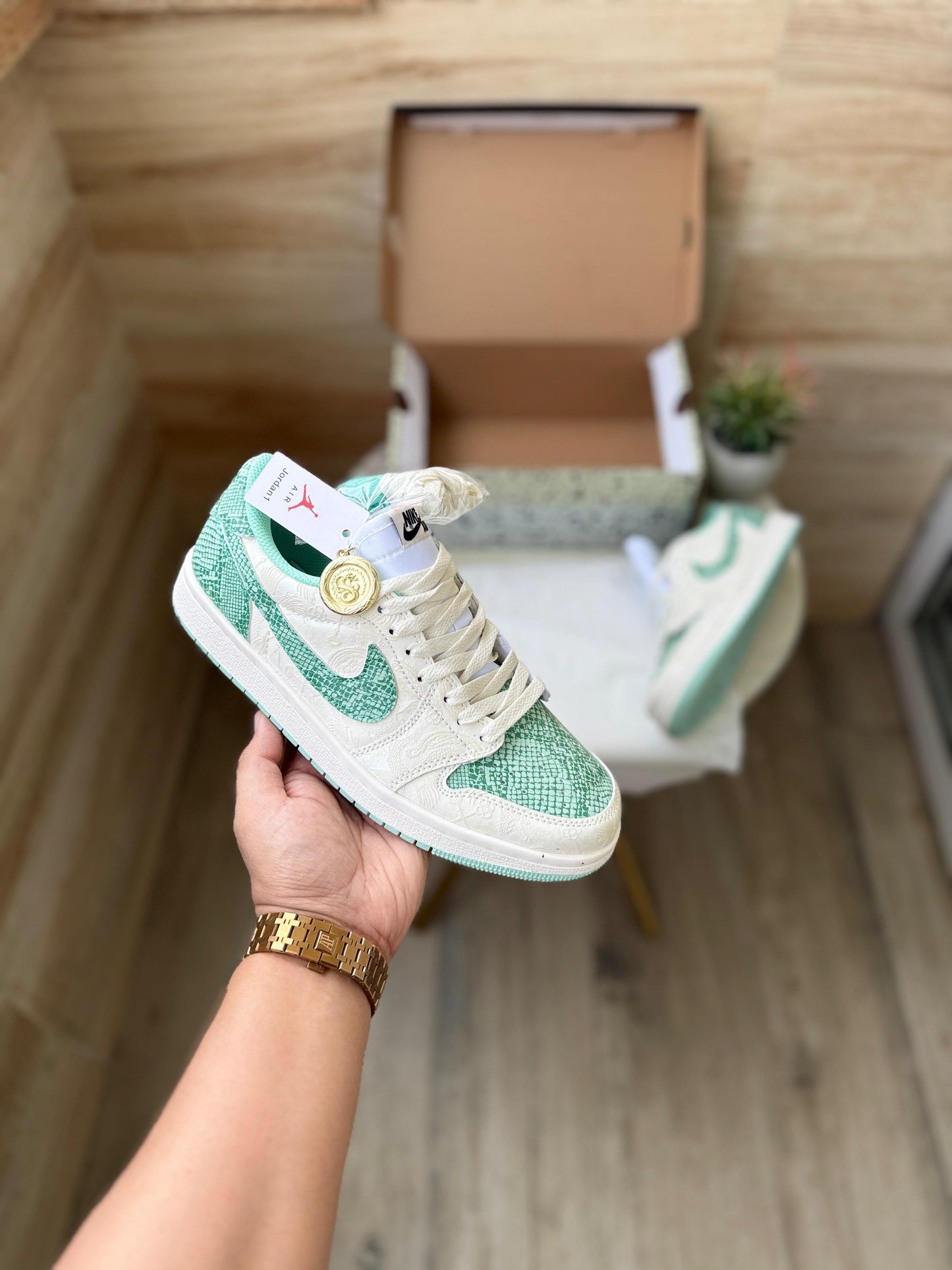 AIR JORDANS RETRO 1 SNAKE OF THE YEAR 2025