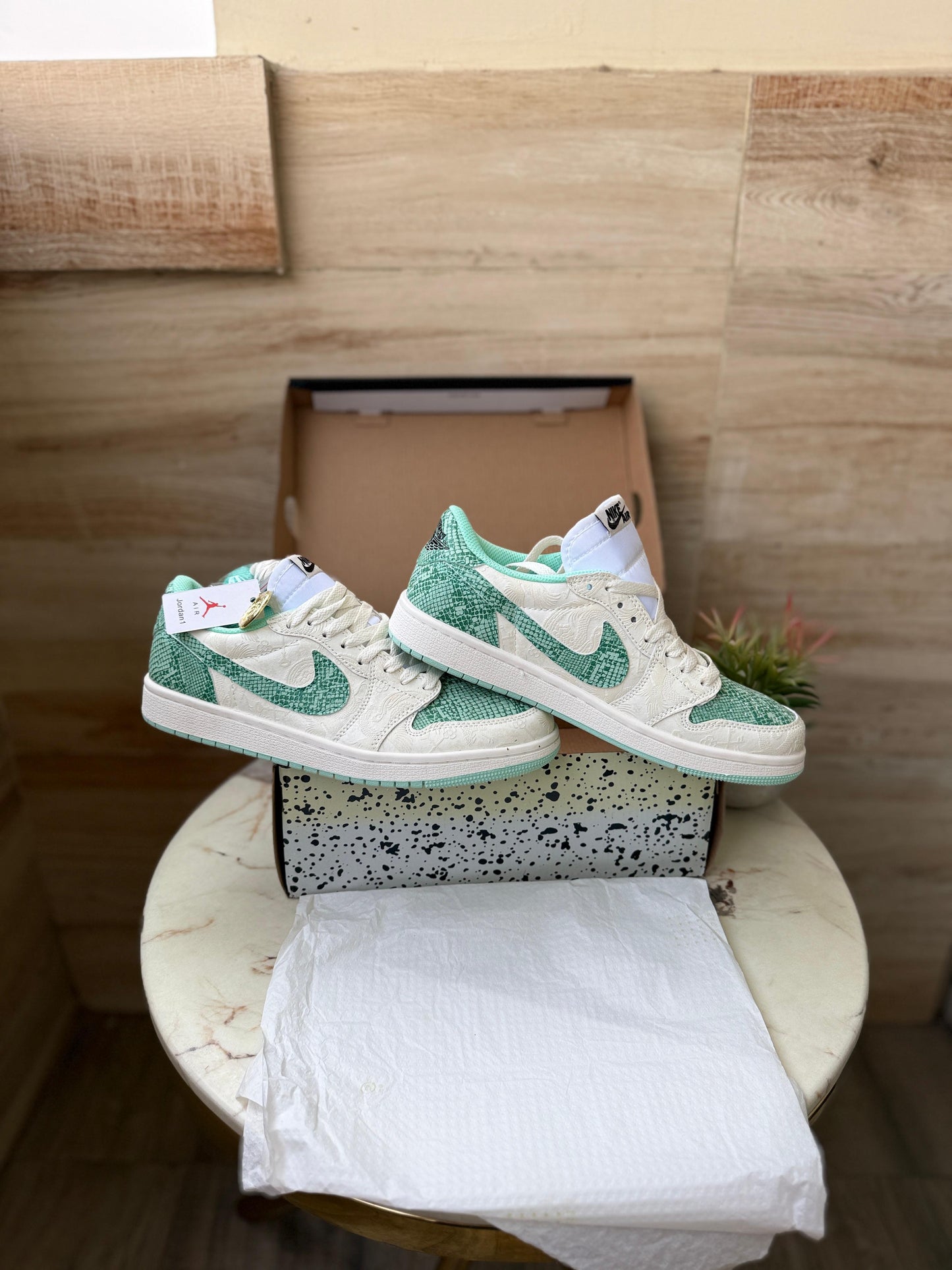 AIR JORDANS RETRO 1 SNAKE OF THE YEAR 2025