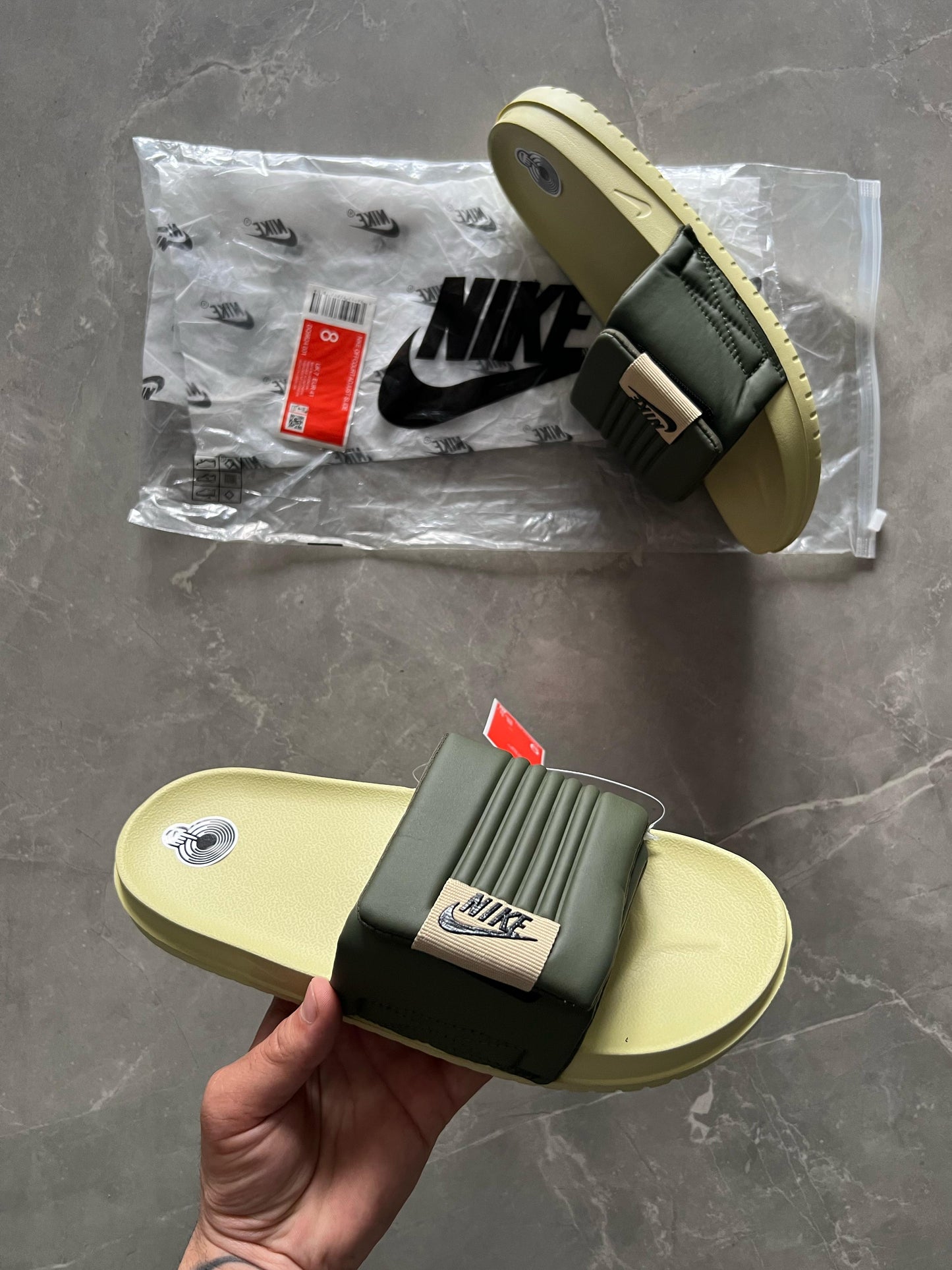 NIKE OFFCOURT ADJUST SLIDE