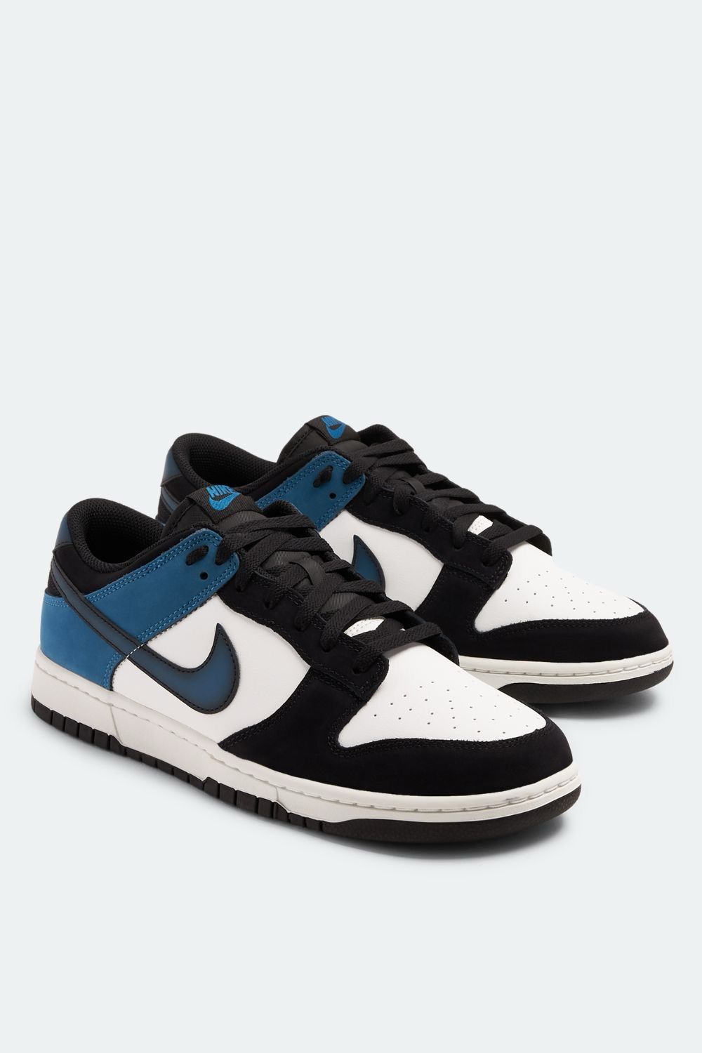 NIKE SB DUNK INDUSTRIAL BLUE LIMITED EDTN