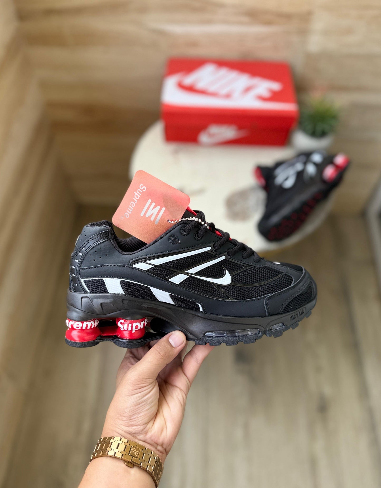 NIKE SHOX 2025 SUPREME