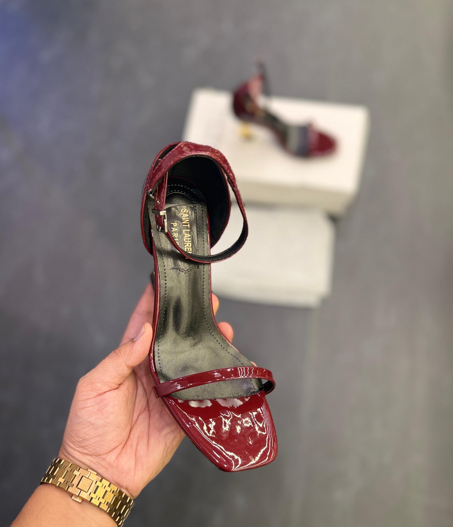 YSL SIGNATURE STRINGS WINE HEELS