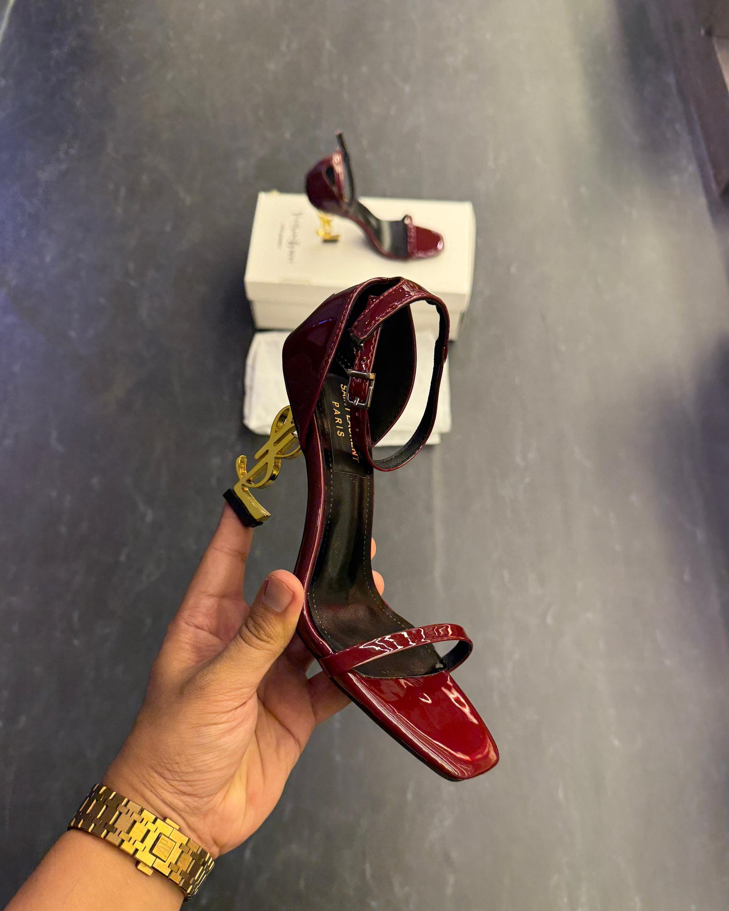 YSL SIGNATURE STRINGS WINE HEELS