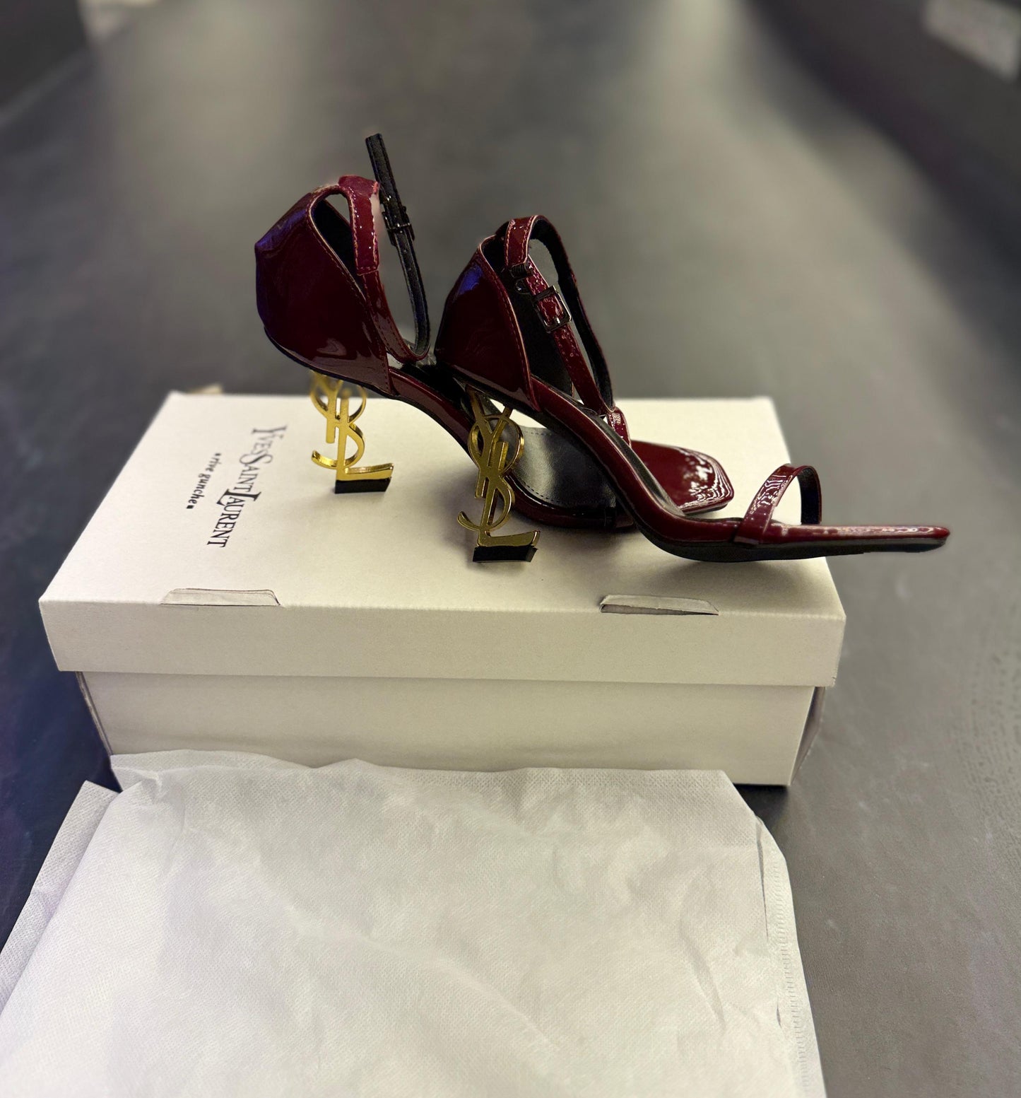 YSL SIGNATURE STRINGS WINE HEELS