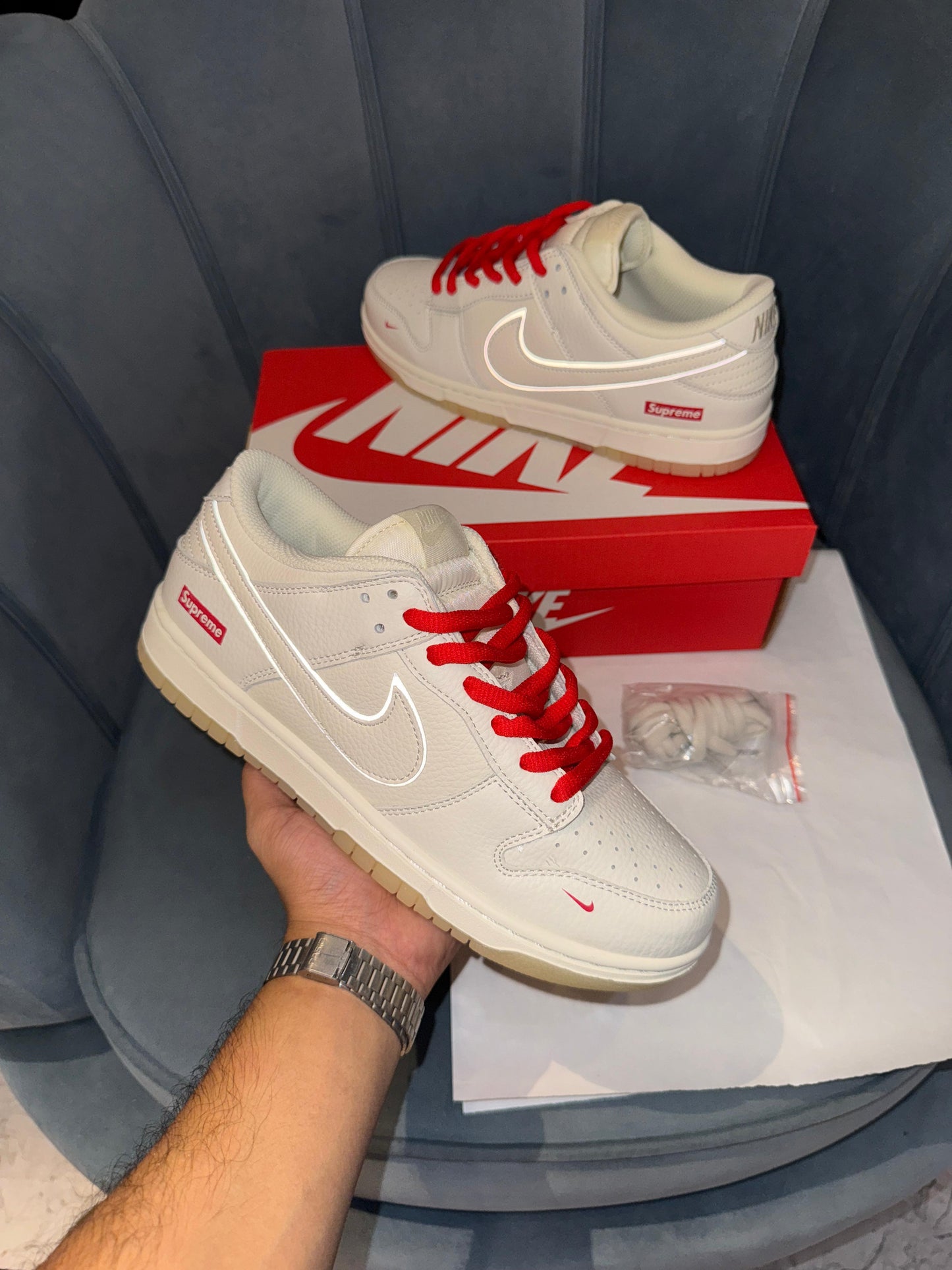 NIKE SB DUNK SUPREME WHITE RED RADIUM