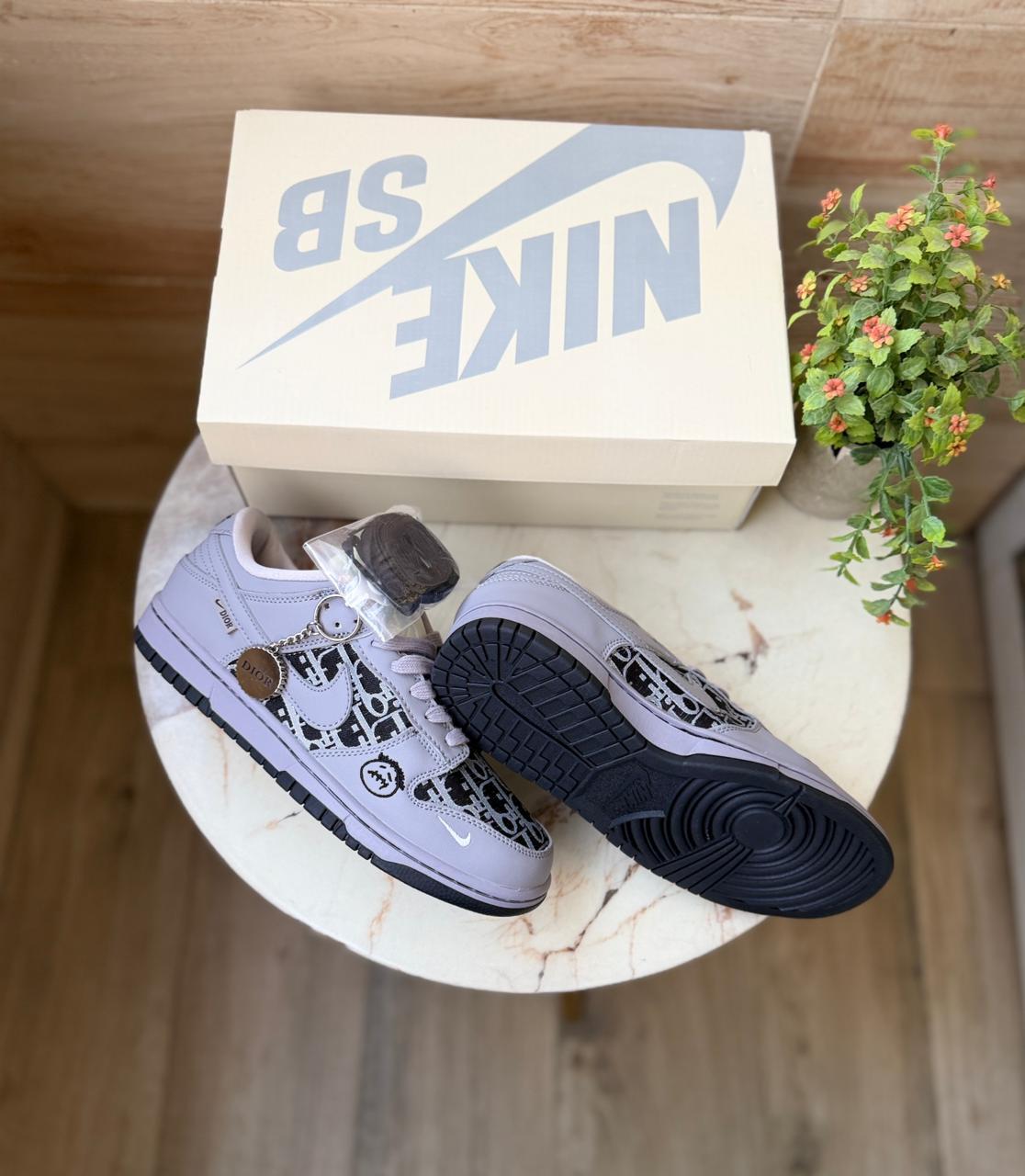 NIKE SB DUNK STUSSY X KAWS 2025