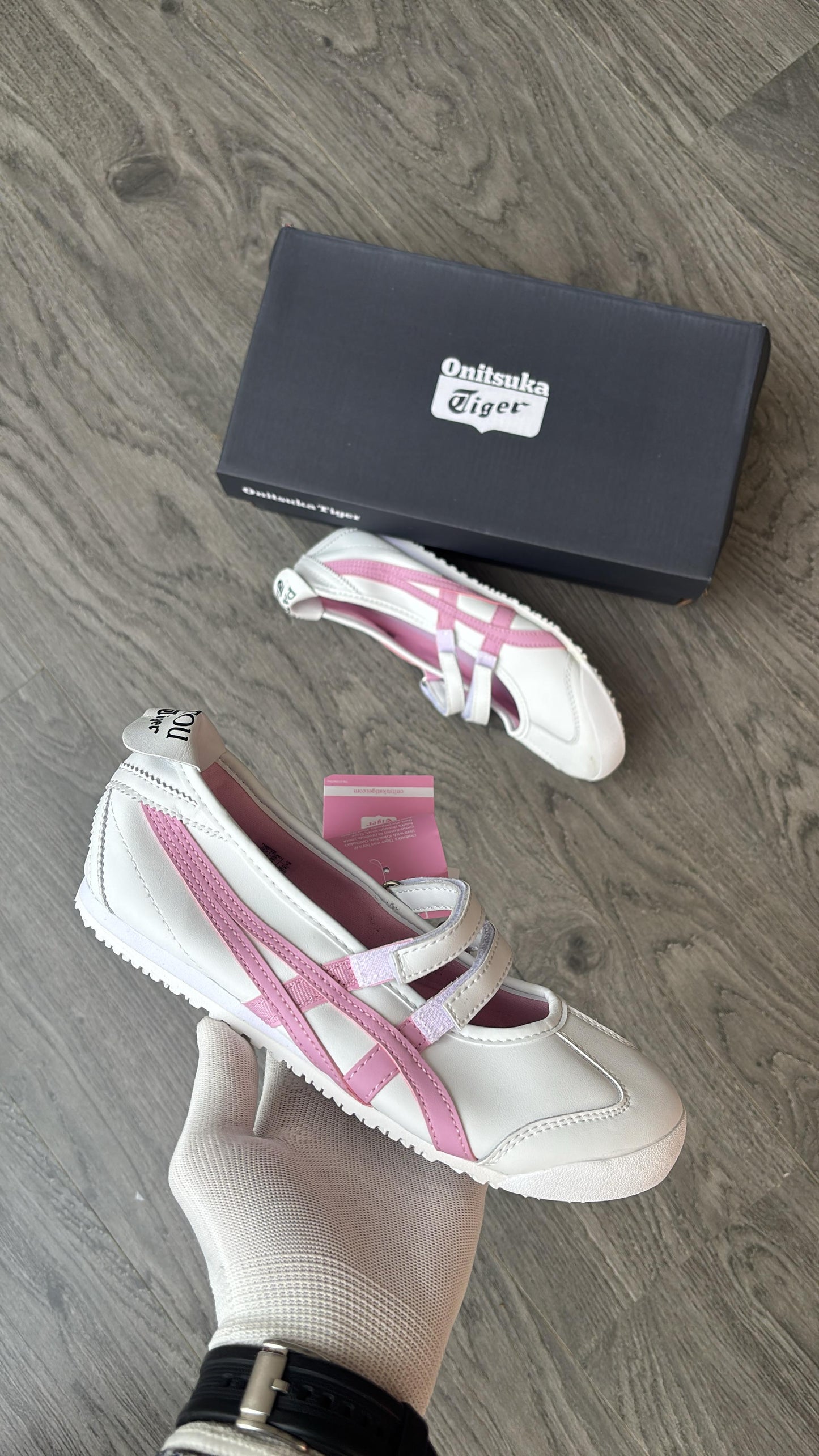 ONITSUKA TIGER BELLY GIRLS