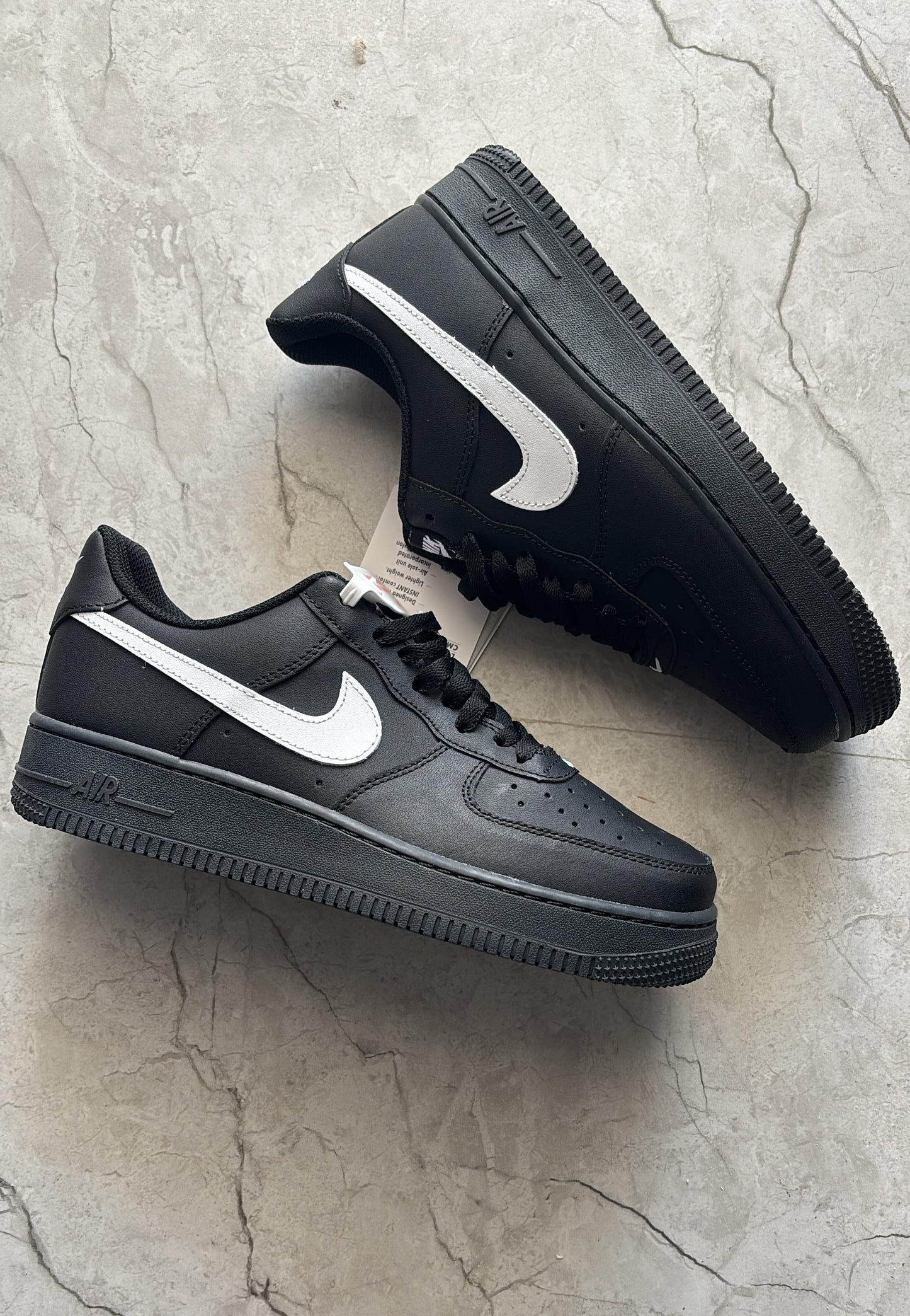 NIKE AIRFORCE ONE BLACK WHITE