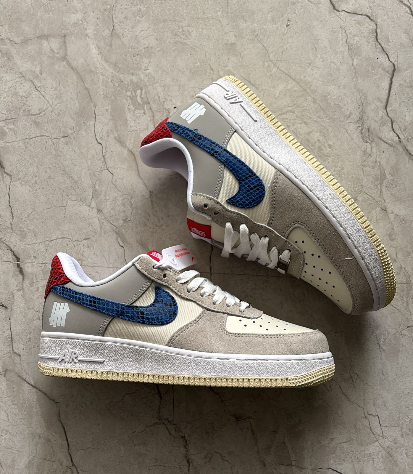 NIKE AIRFORCE 1 LOW UNDEFEATED 5 ON IT