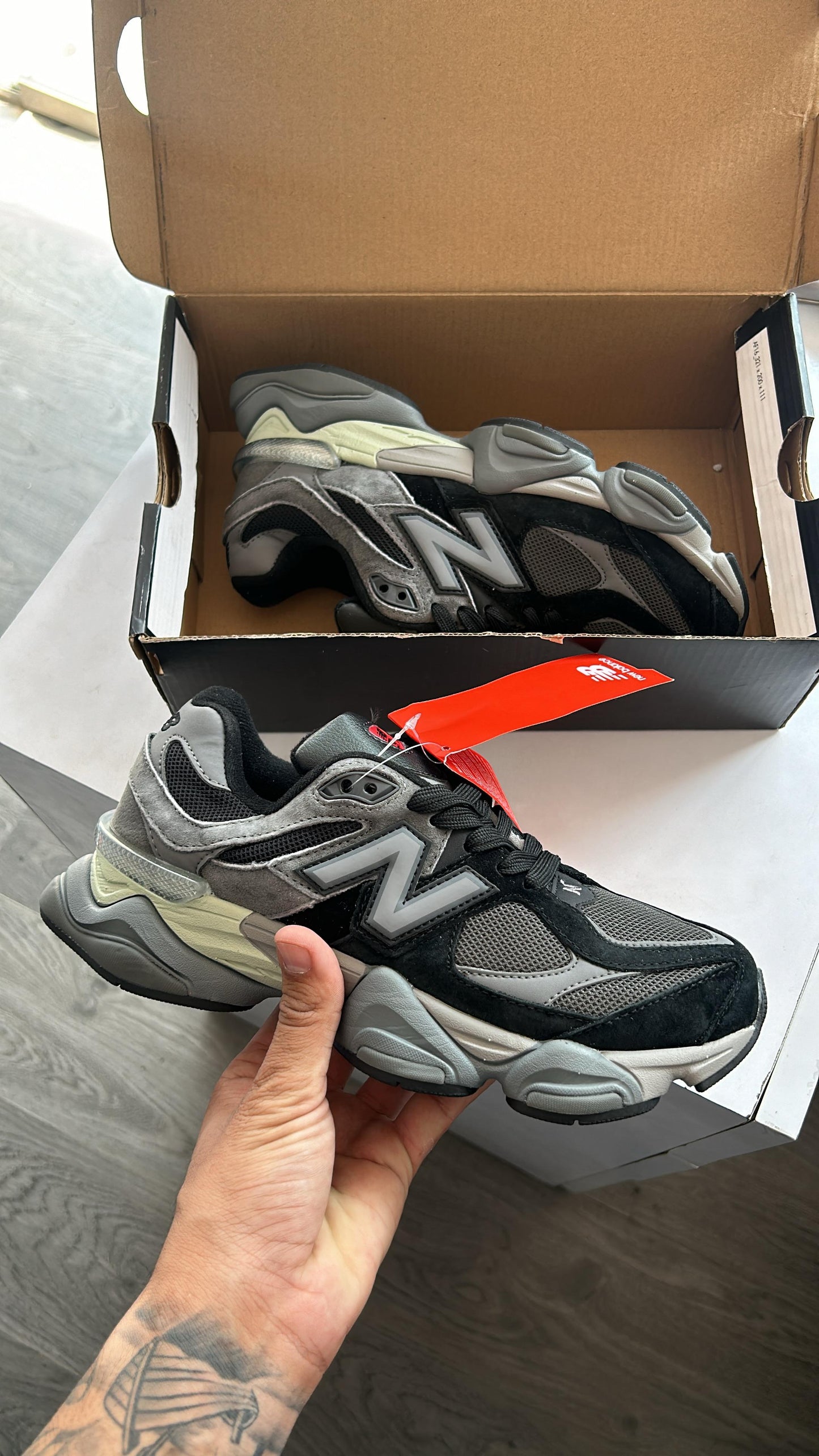 NEW BALANCE 9060 BLACK GREY