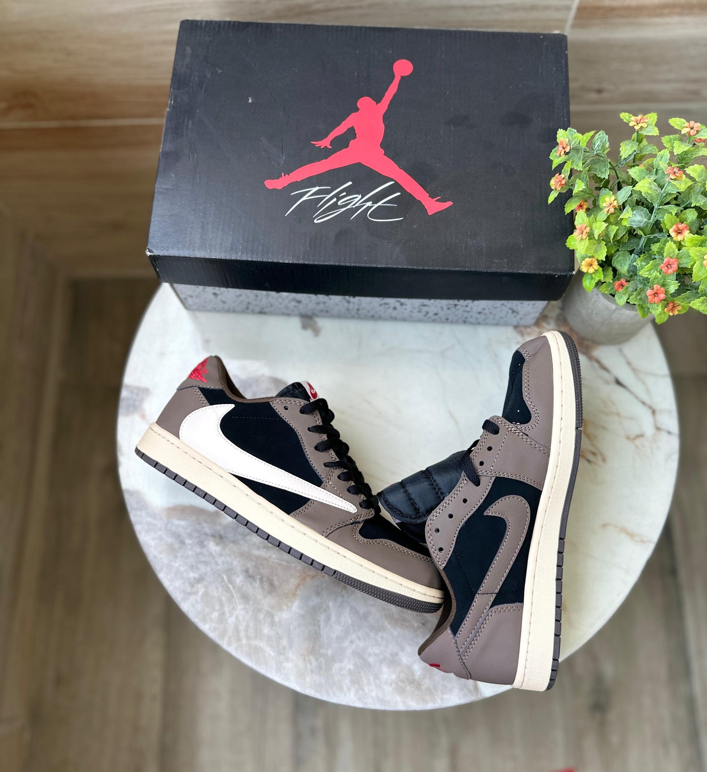 NIKE AIR JORDAN TRAVIS SCOTT LOW DARK MOCHA