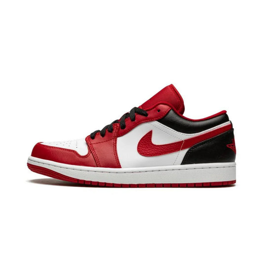 AIR JORDAN 1 LOW BULLS