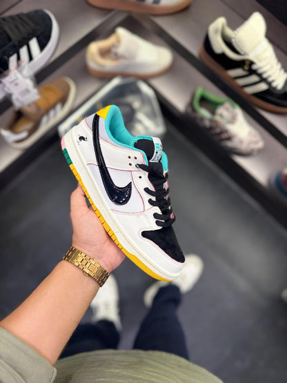 NIKE SB DUNK LOW X CSEF CLEAR EMERALD LIMITED EDTN