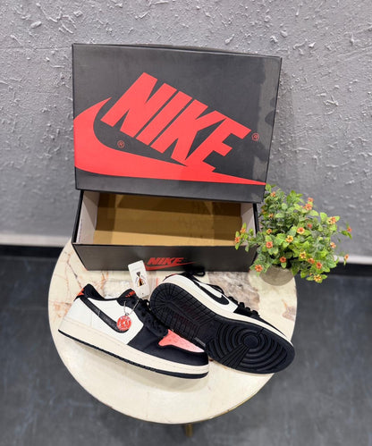 AIR JORDAN RETRO 1 LOW PARIS SAINT GERMAIN