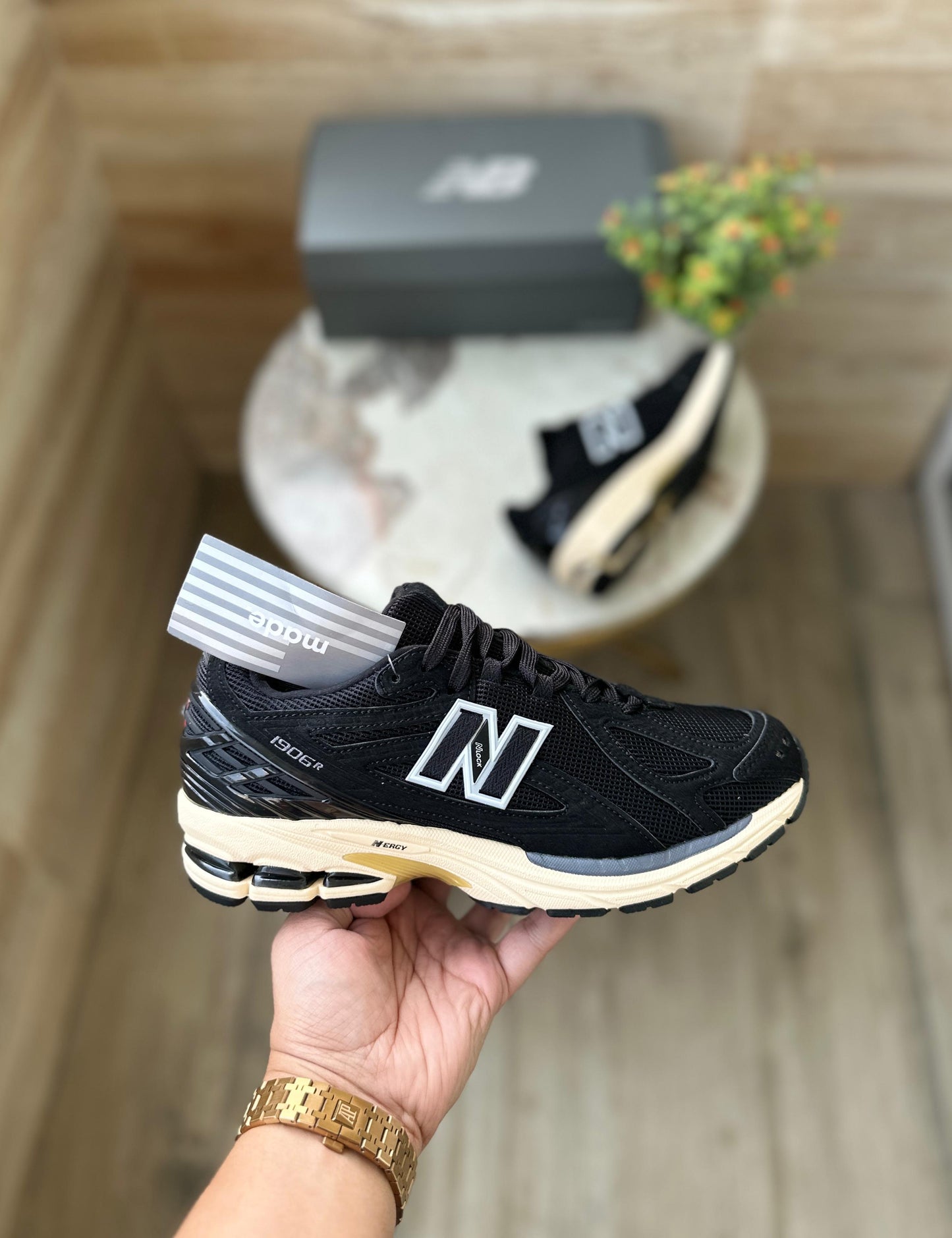 NEW BALANCE 1906 BLACK CREAM