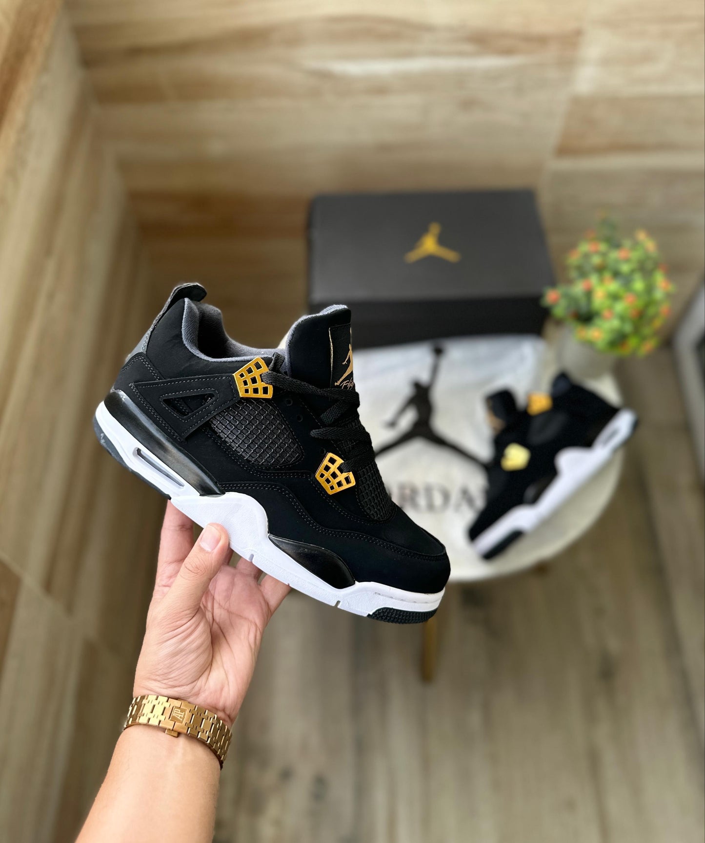 Air Jordan Retro 4 ROYALTY