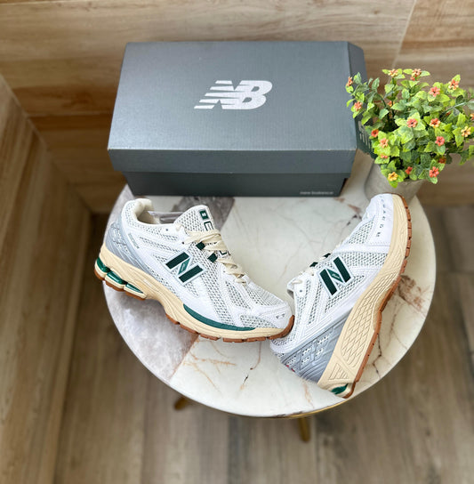 New balance 1906 WHITE GREEN CREAM