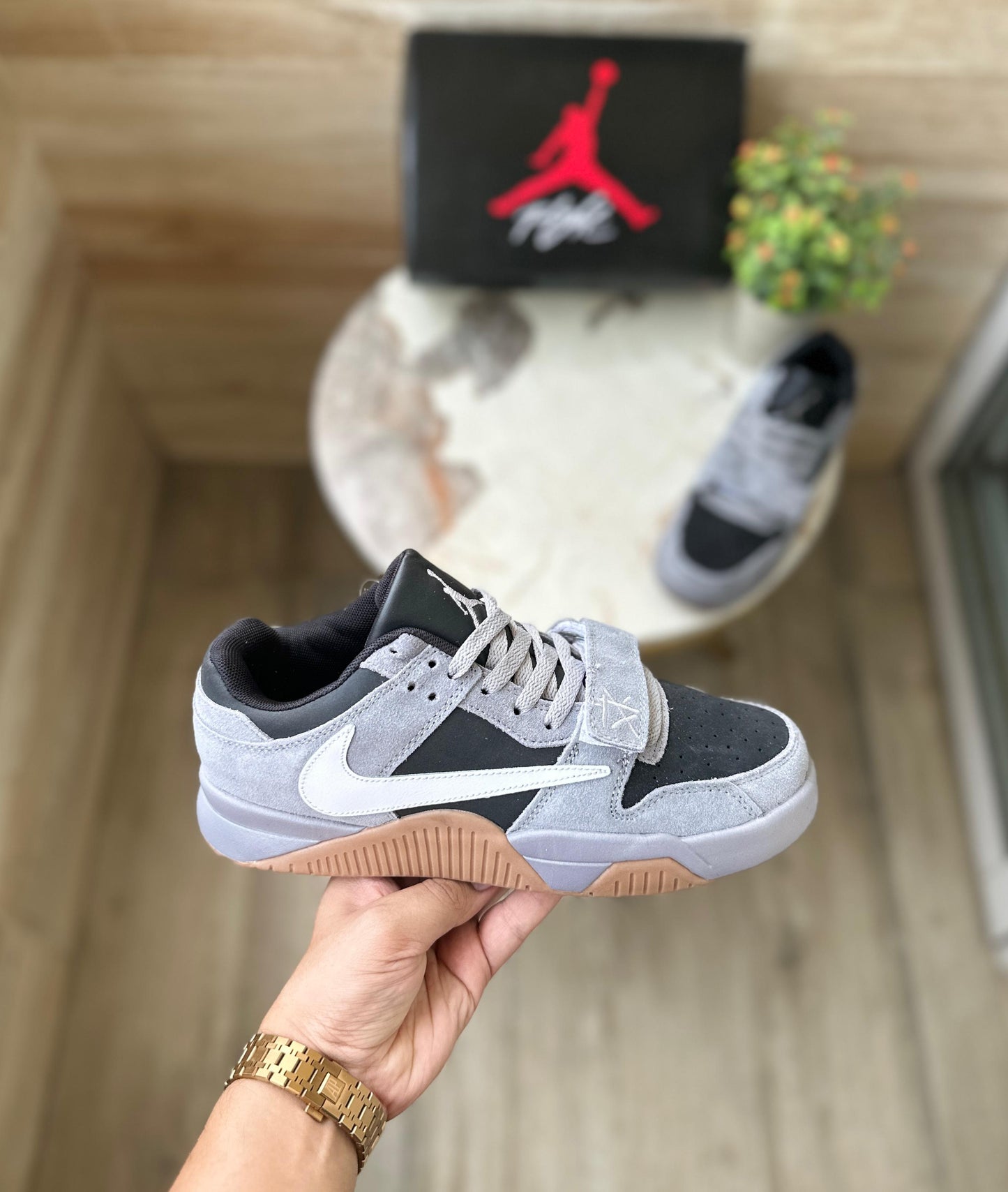 AIR JORDAN RETRO TRAVIS SCOTT CUT THE CHECK GREY