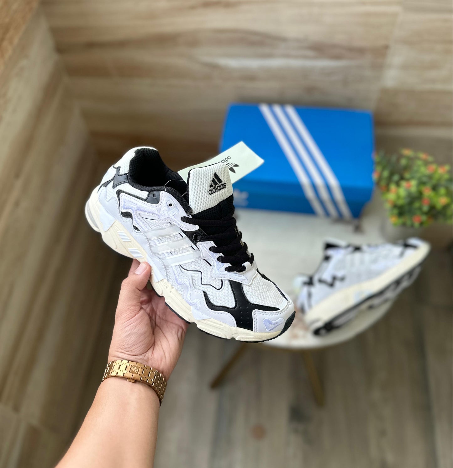 ADIDAS  BAD BUNNY RESPONSE CL WHITE BLACK