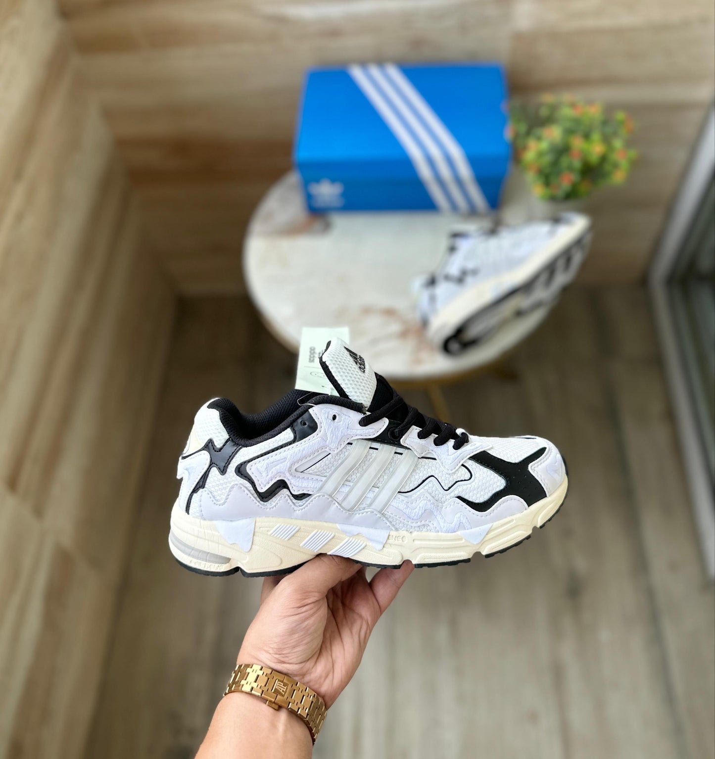 ADIDAS  BAD BUNNY RESPONSE CL WHITE BLACK