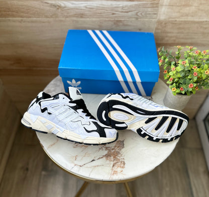 ADIDAS  BAD BUNNY RESPONSE CL WHITE BLACK