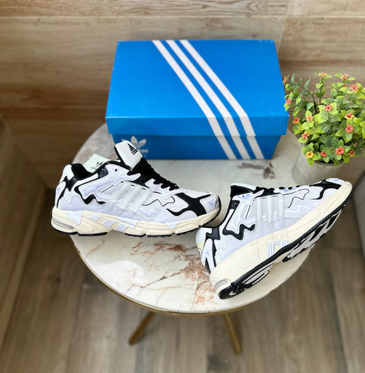 ADIDAS  BAD BUNNY RESPONSE CL WHITE BLACK