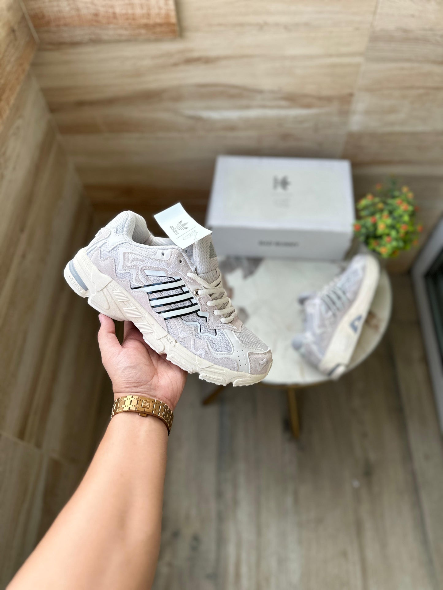 ADIDAS  BAD BUNNY RESPONSE CL wonder white