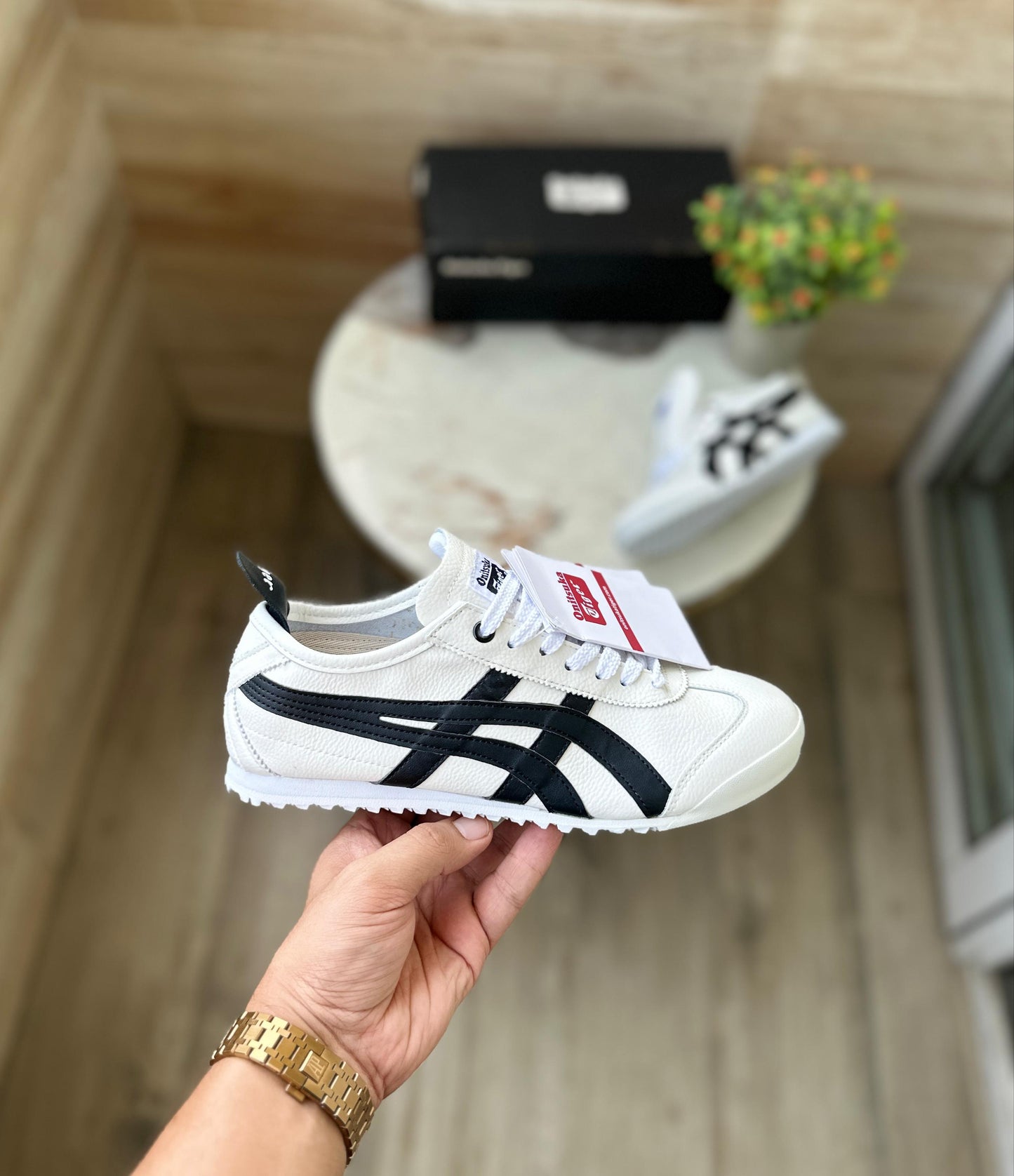 ONITSUKA TIGER LEATHER TRAINER WHITE BLACK