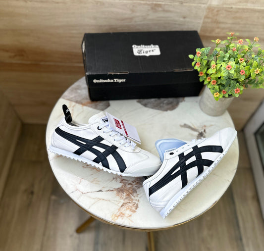 ONITSUKA TIGER LEATHER TRAINER WHITE BLACK