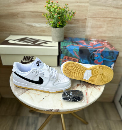 NIKE SB DUNK WHITE GUM