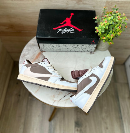 AIR JORDANS RETRO 1 TRAVIS SCOTT MOCHA REVERSE