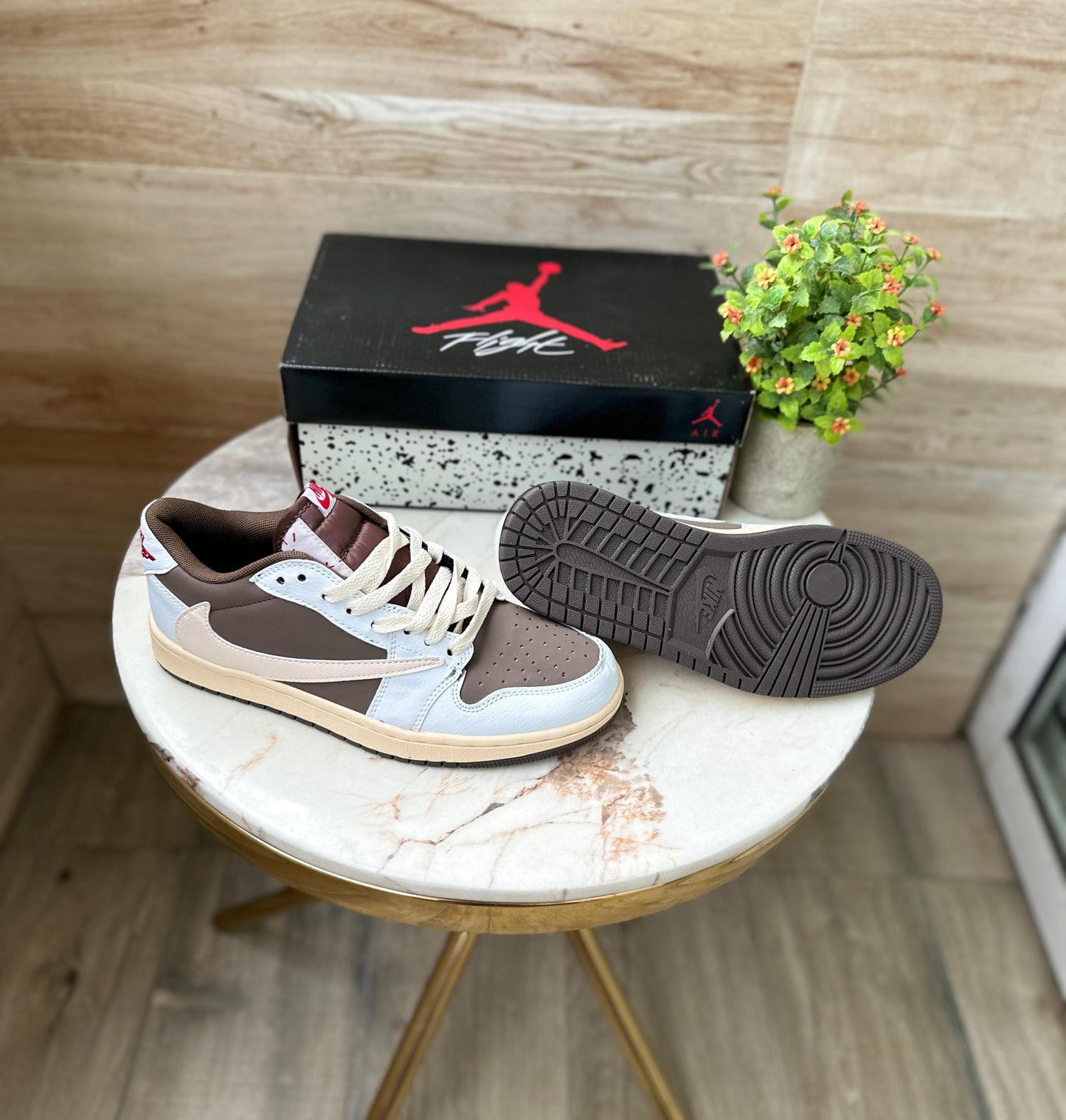 AIR JORDANS RETRO 1 TRAVIS SCOTT MOCHA REVERSE