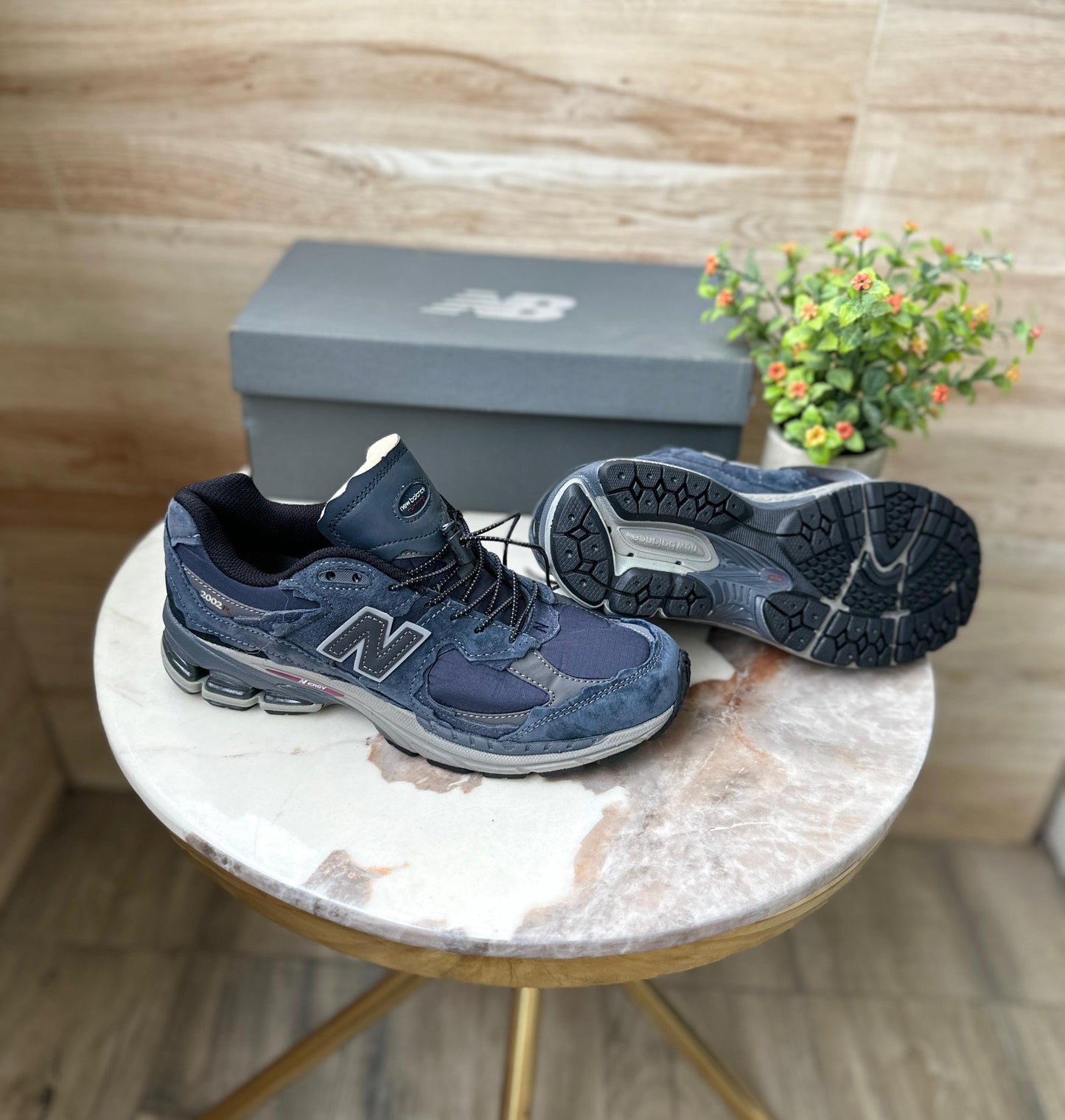 NEW BALANCE 2002R RIPS TOP ECLIPSE