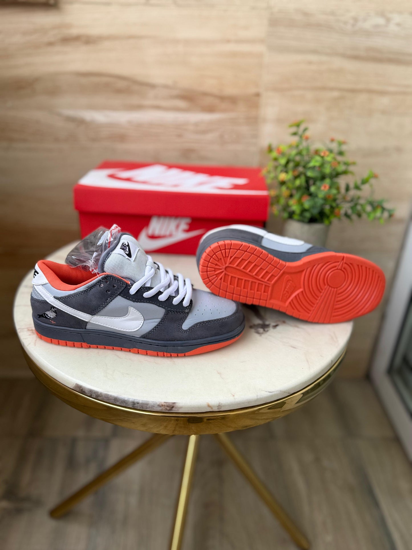 NIKE SB DUNK NYC PIGEON