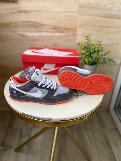 NIKE SB DUNK NYC PIGEON
