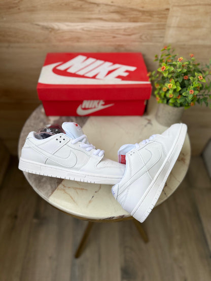 NIKE SB DUNK TRIPPLE WHITE