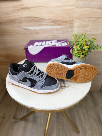 NIKE SB DUNK LOW DARK GREY