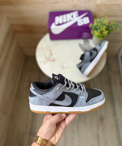 NIKE SB DUNK LOW DARK GREY