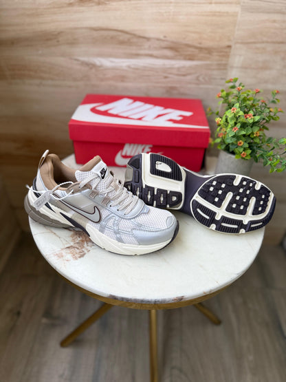 NIKE V2K RUN