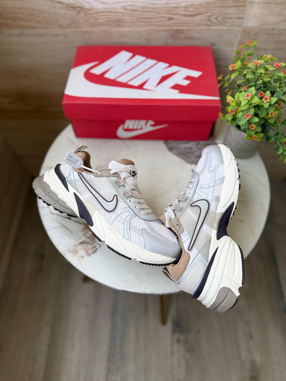 NIKE V2K RUN