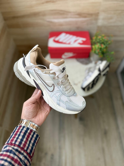 NIKE V2K RUN