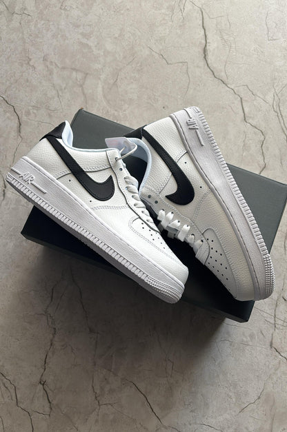 NIKE AIRFORCE ONE WHITE BLACK