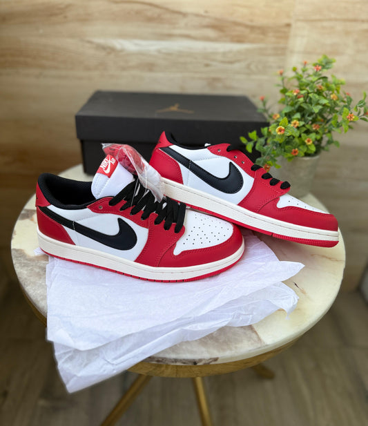 AIR JORDAN RETRO 1 LOW CHICAGO